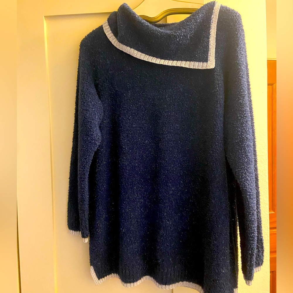 Crown and Ivy navy sweater size XXL